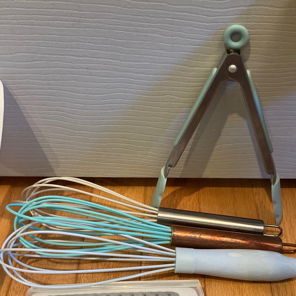 EUC Kitchen Utensils - Picture 3 of 5